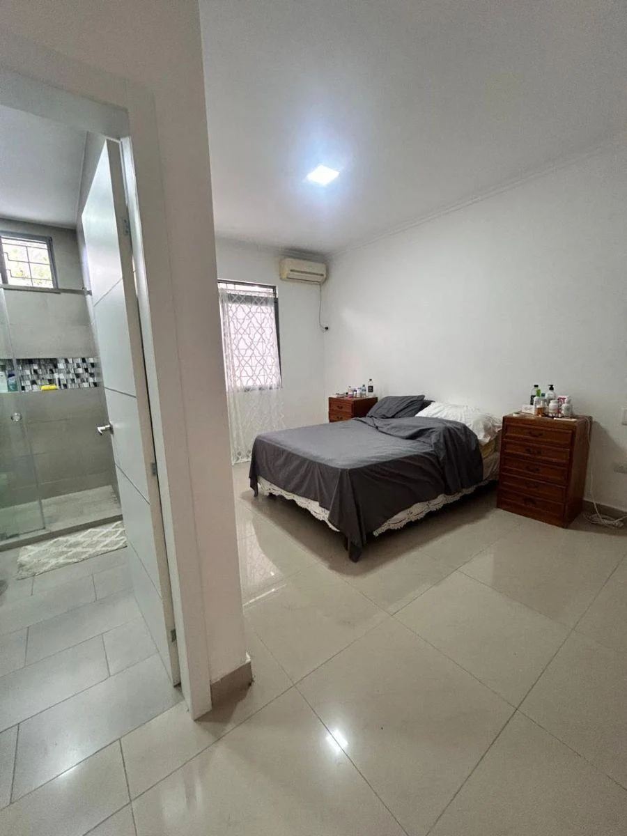 Villa de Una Sola Planta Recién Remodelada Urbanización Puerto Azul, Guayas — imagen 4