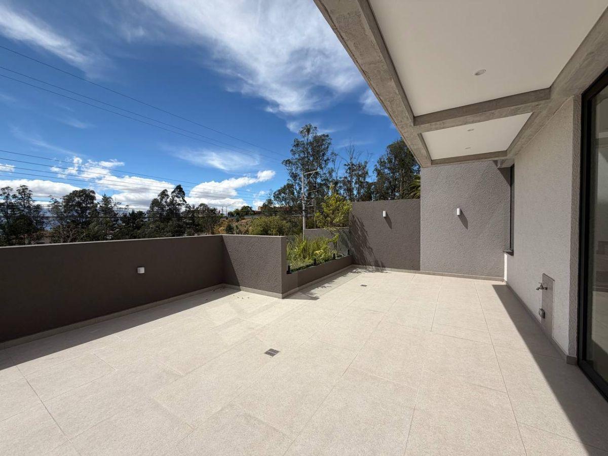 En Venta Casa a Estrenar de 3 Dorm. + Estudio y Jardín en Campo Alegre — imagen 9