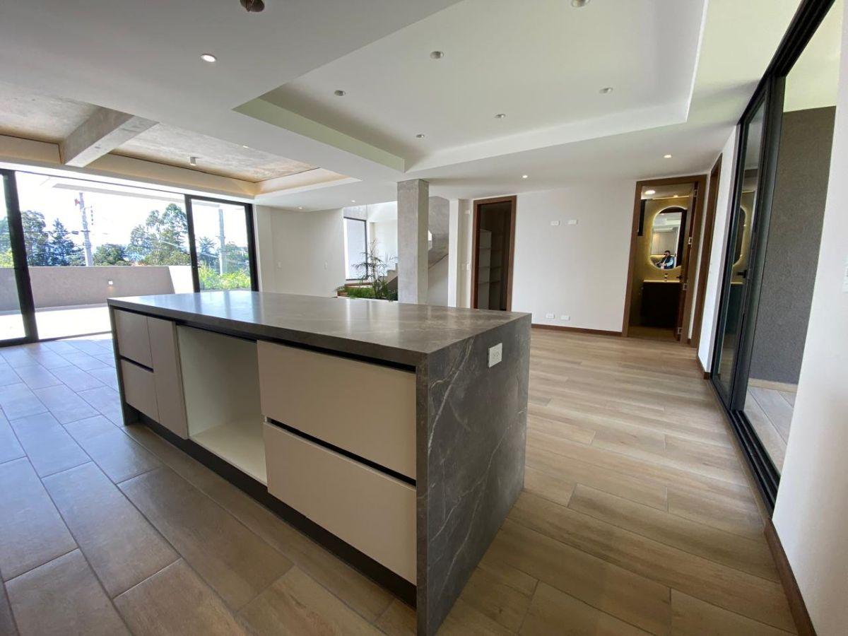 En Venta Casa a Estrenar de 3 Dorm. + Estudio y Jardín en Campo Alegre — imagen 6