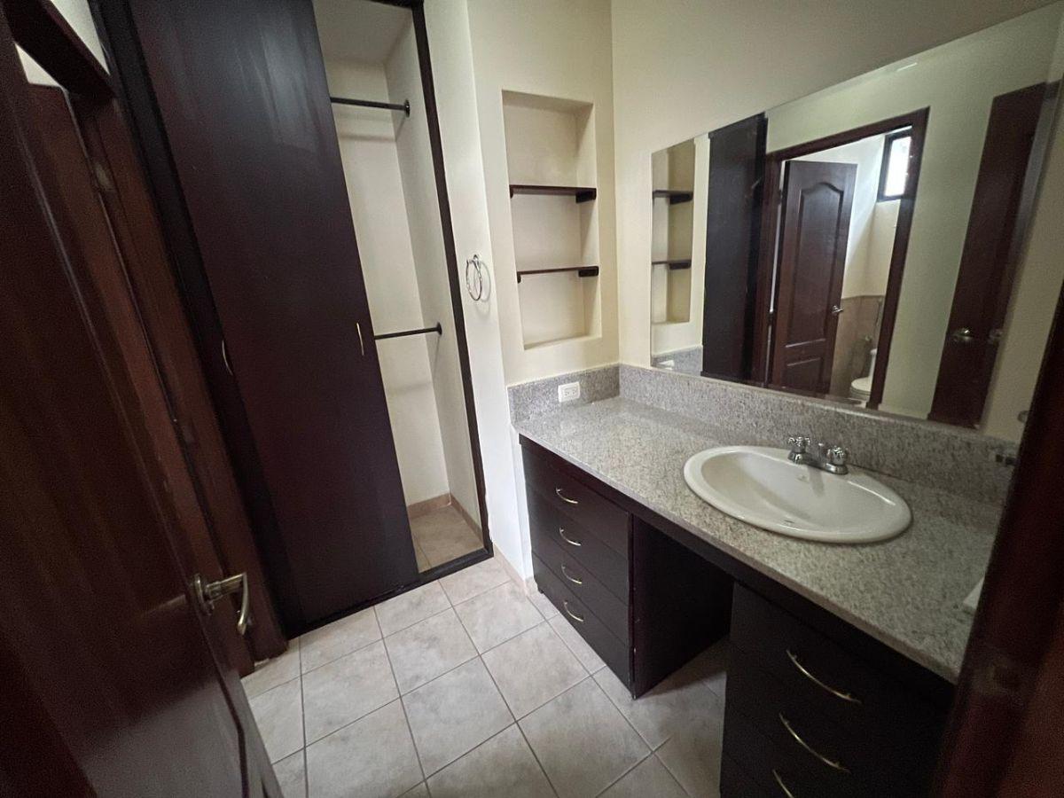 Casa de 270 m² con 4 Habitaciones en Venta en Vía a La Costa Terra Nostra, Guayas — imagen 7