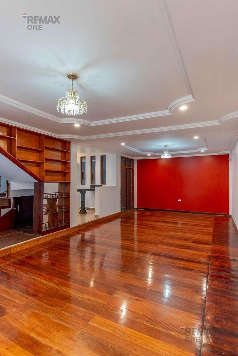 Casa Amplia en Venta en Biblian — imagen 10