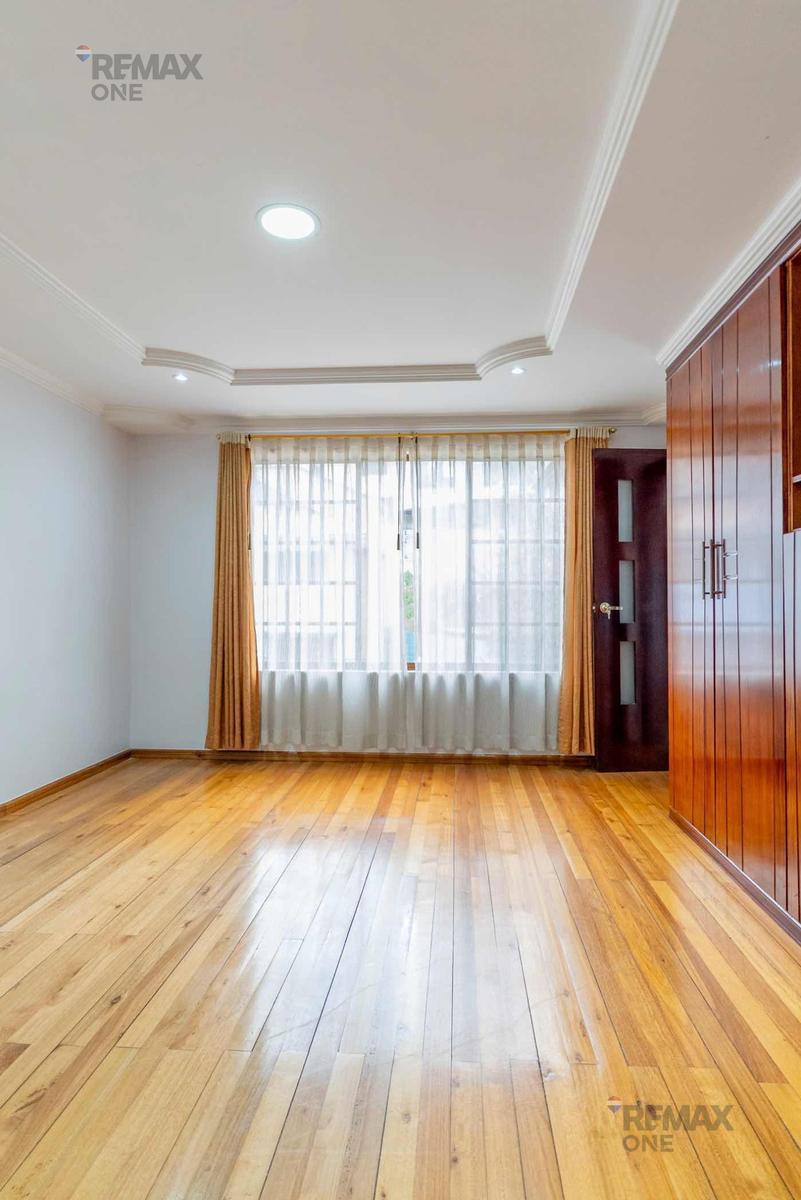 Casa Amplia en Venta en Biblian — imagen 5