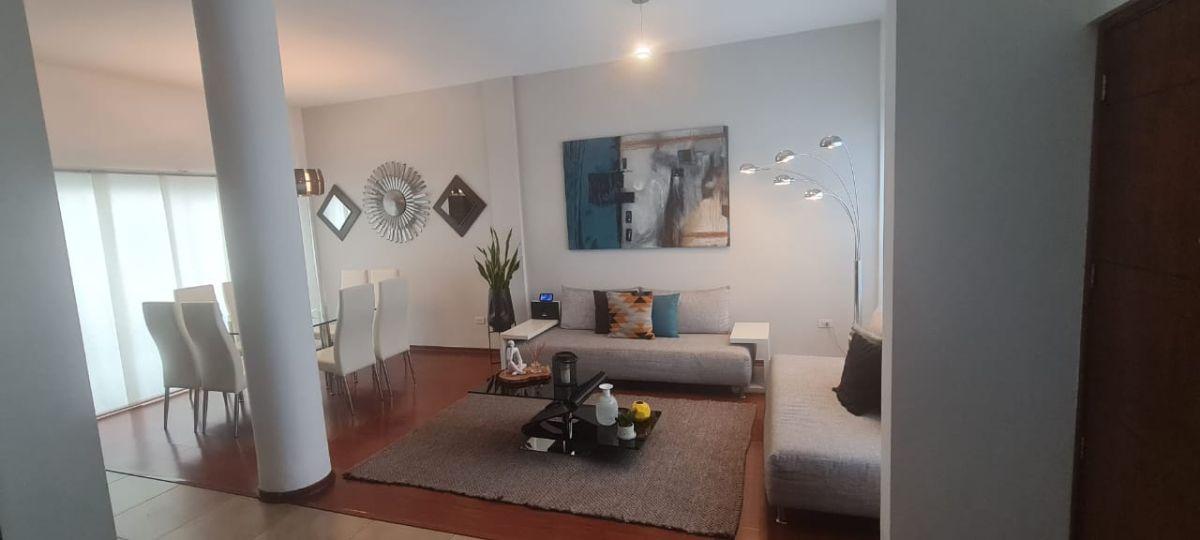 Pomasqui, Vendo Hermosa Casa, 3 Dorm. con Baño C/u, 2 Garajes, Piscina, Jacuzzi, Gym, Canchas — imagen 7