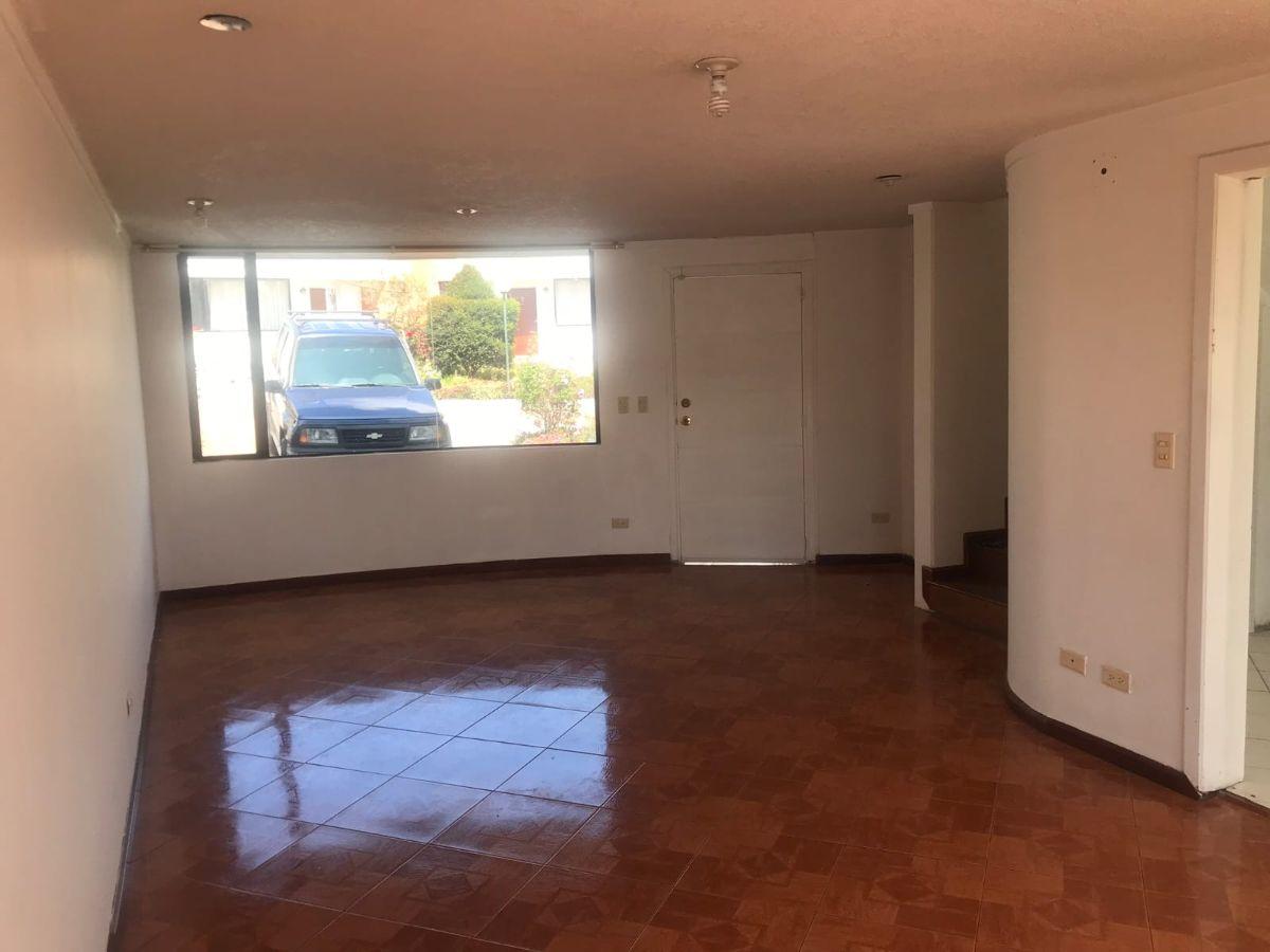En Venta Acogedora y Amplia Casa, con Suite, en San Isidro del Inca – Quito Norte, 248 m² Total — imagen 3