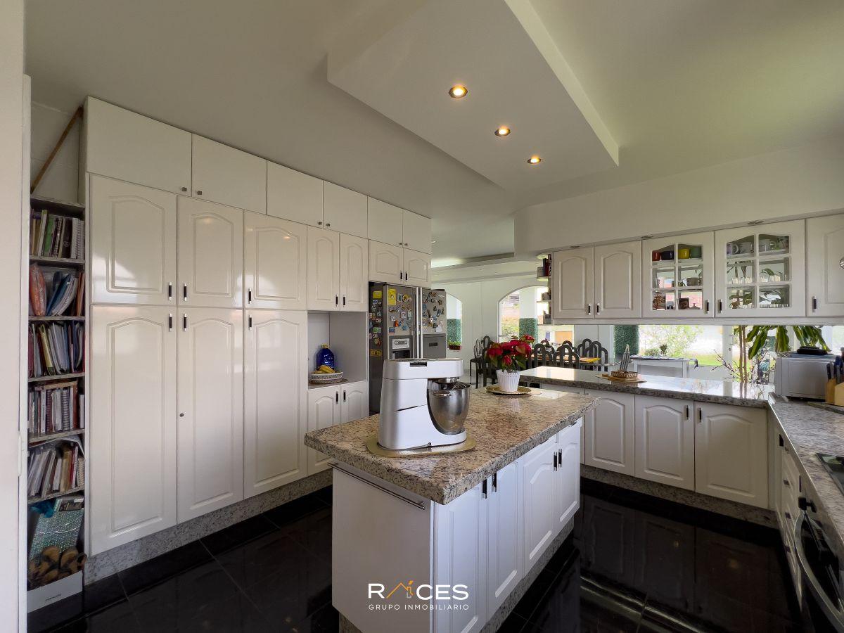 Casa con 1687 m² y 4 Recámaras en Venta en Tumbaco — imagen 3