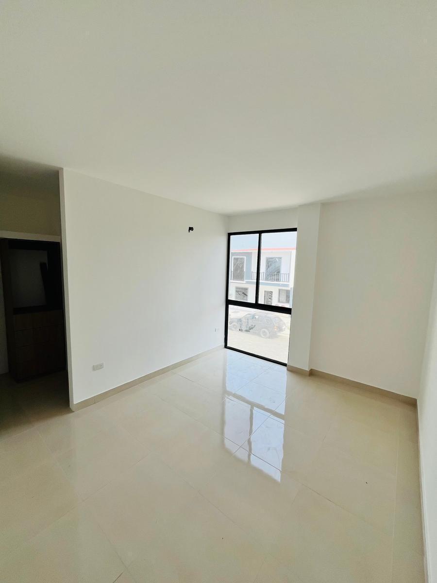 Casa en Venta en Mallorca Via a Salitre Cerca del Mall El Dorado, Guayas — imagen 5