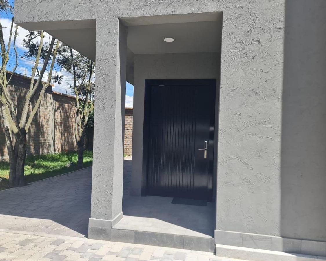 Oportunidad Nueva Casa con Rooftop Puermbo — imagen 4