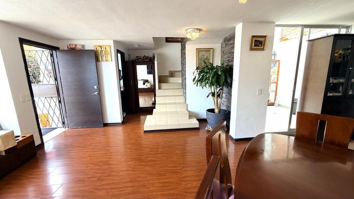 Casa de Venta Tres Niveles con Jacuzzi Privado en Conjunto Cumbres de San Isidro — imagen 6
