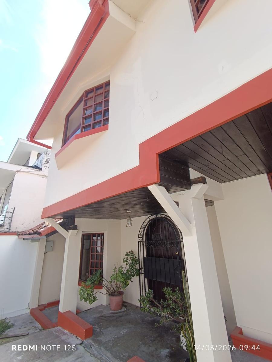 Casa ¡Oportunidad Única! y Confort en El Pinar. Ofrece Amplitud, Luminosidad y Calidez. Provincia de Pichincha — imagen 9