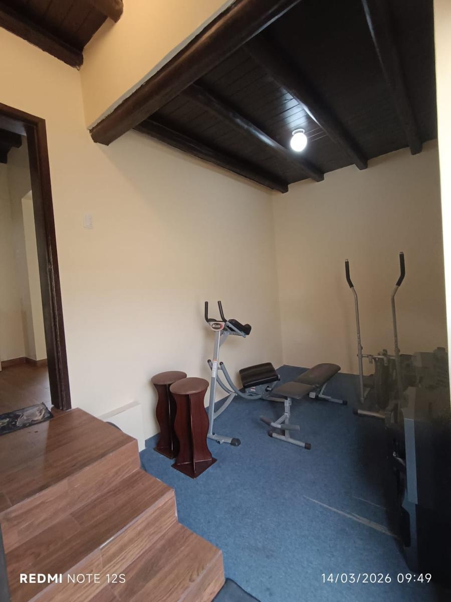 Casa ¡Oportunidad Única! y Confort en El Pinar. Ofrece Amplitud, Luminosidad y Calidez. Provincia de Pichincha — imagen 3