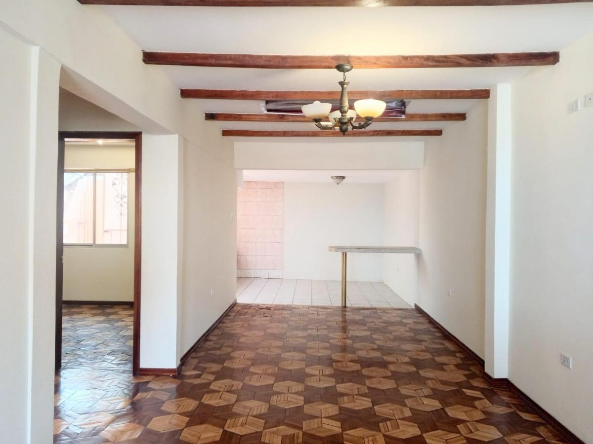 Pio XII Sur de Quito Sector Luluncoto Tercera Etapa Vende Casa 3 Departamnetos — imagen 9
