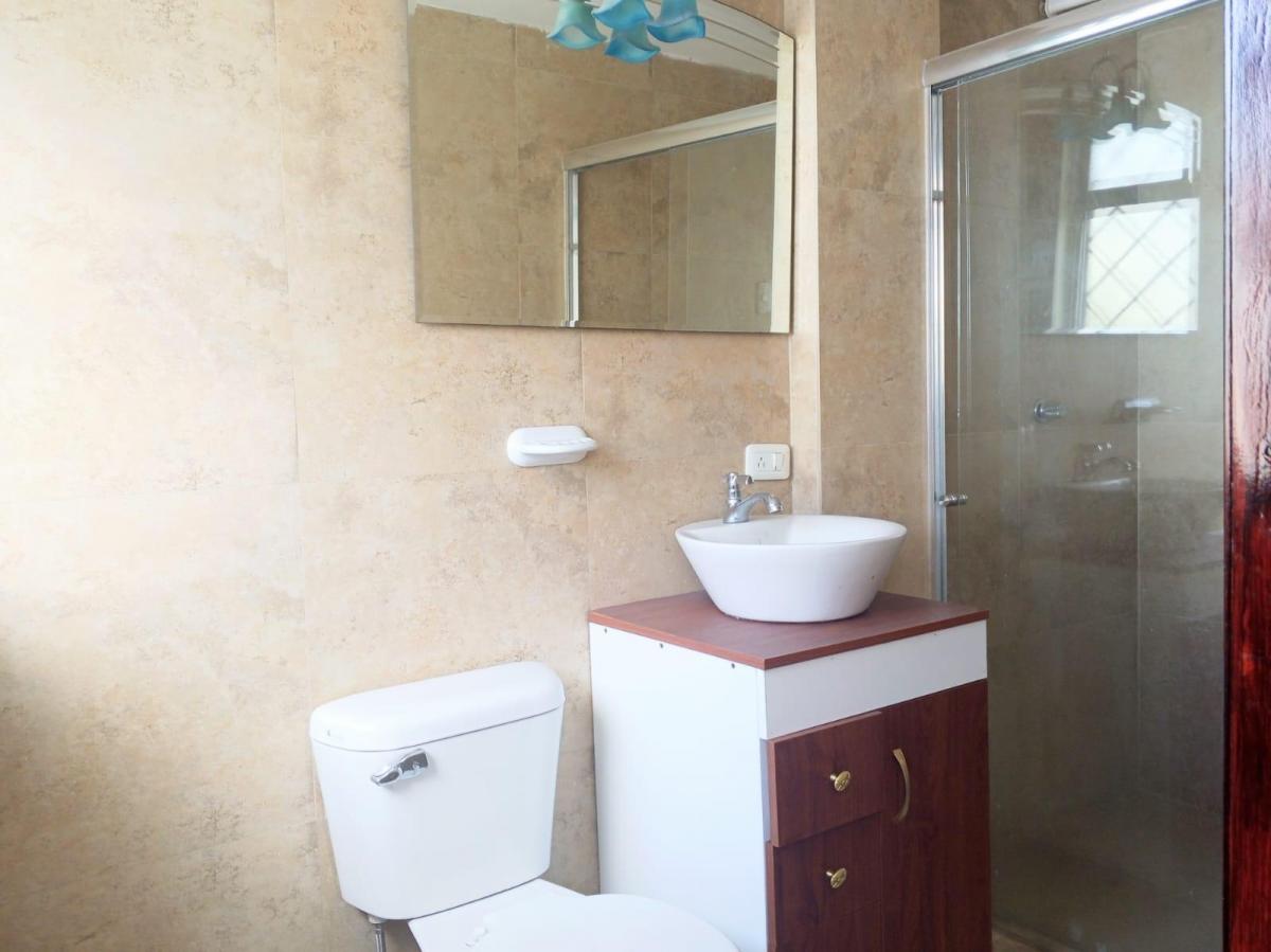 Pio XII Sur de Quito Sector Luluncoto Tercera Etapa Vende Casa 3 Departamnetos — imagen 5