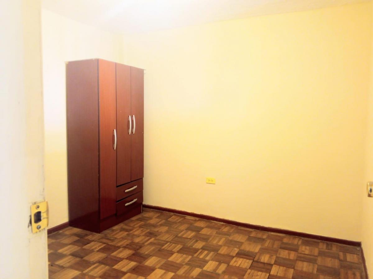 Pio XII Sur de Quito Sector Luluncoto Tercera Etapa Vende Casa 3 Departamnetos — imagen 4