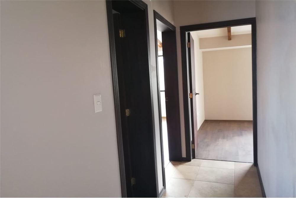 Mitad del Mundo Venta Casa con Patio Terraza y Balcón — imagen 3