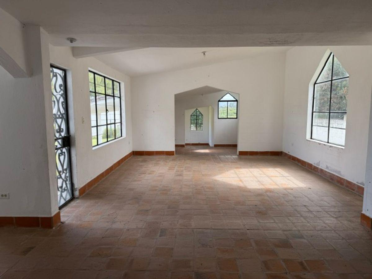 Vendo Terreno con Casa Tumbaco Cerca Al Colegio Cervantes, Sector La Esperanza con Porton de Ingreso — imagen 4