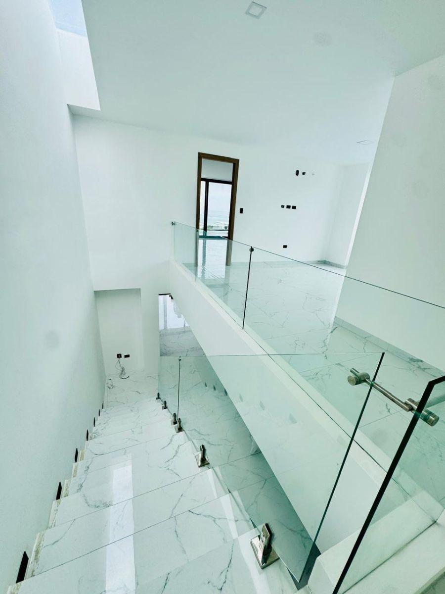 En Venta, Casa de 5 Habitaciones Frente Al Mar en Urbanización Exclusiva de Manta, Manabí — imagen 8
