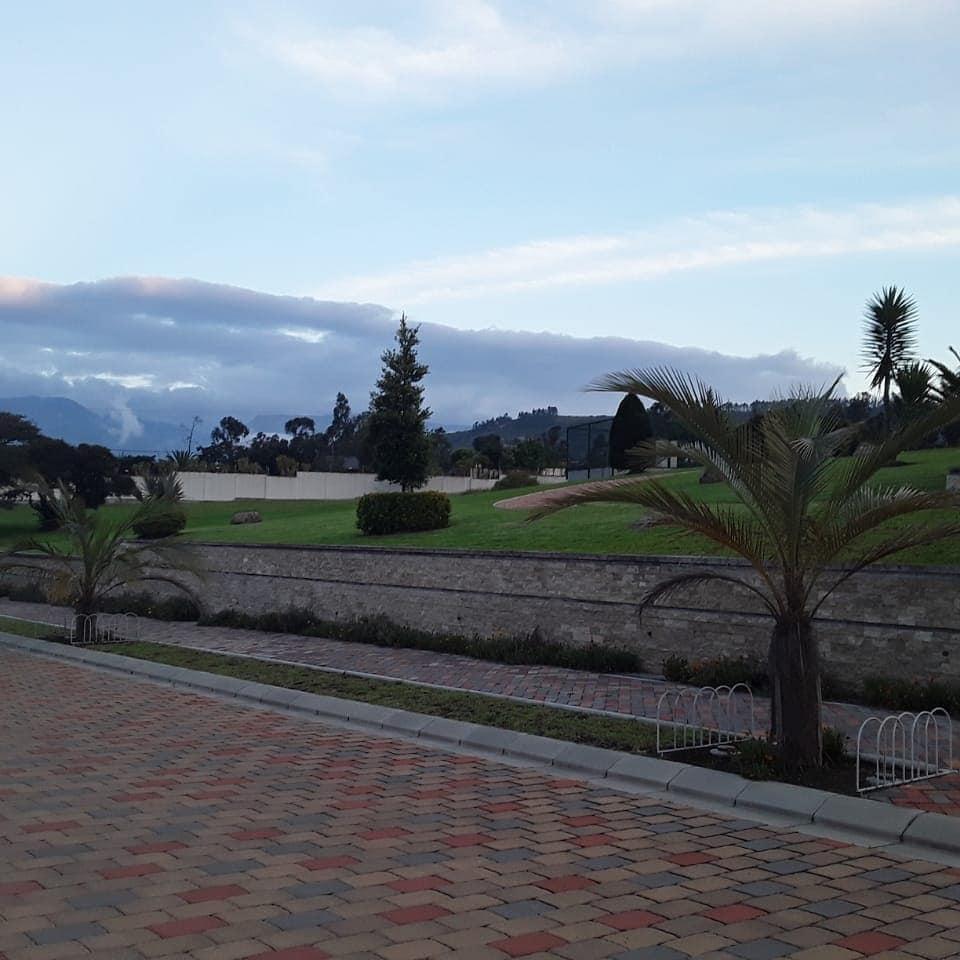 Terreno de 1100 m Dentro de Urb, La Cerámica Tumbaco — imagen 6