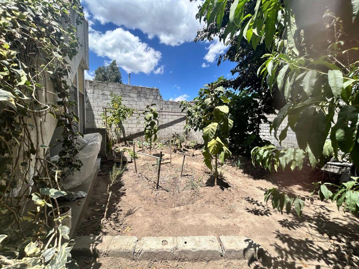 Terreno de 993 m con Casa en Calderon — imagen 5