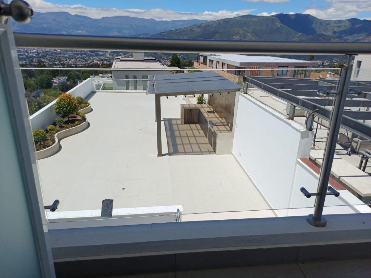 Exclusiva Casa en Venta de 3 Dorm. con Porche, Bbq, Patios y Terraza – Yanazarapata — imagen 10