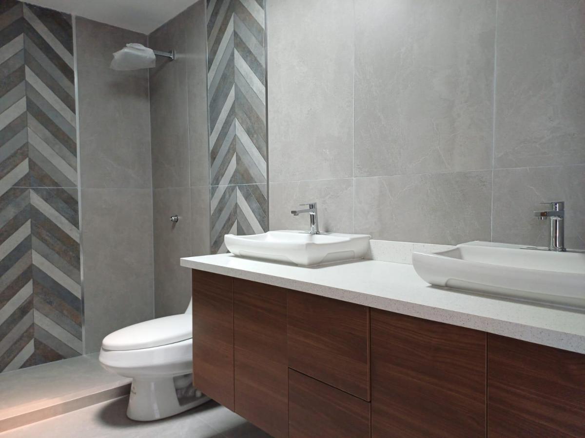 Exclusiva Casa en Venta de 3 Dorm. con Porche, Bbq, Patios y Terraza – Yanazarapata — imagen 5