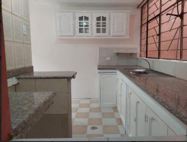 Cdla Chimborazo Sur de Quito Vende Casa 6 Departamentos 6 Parqueaderos — imagen 7