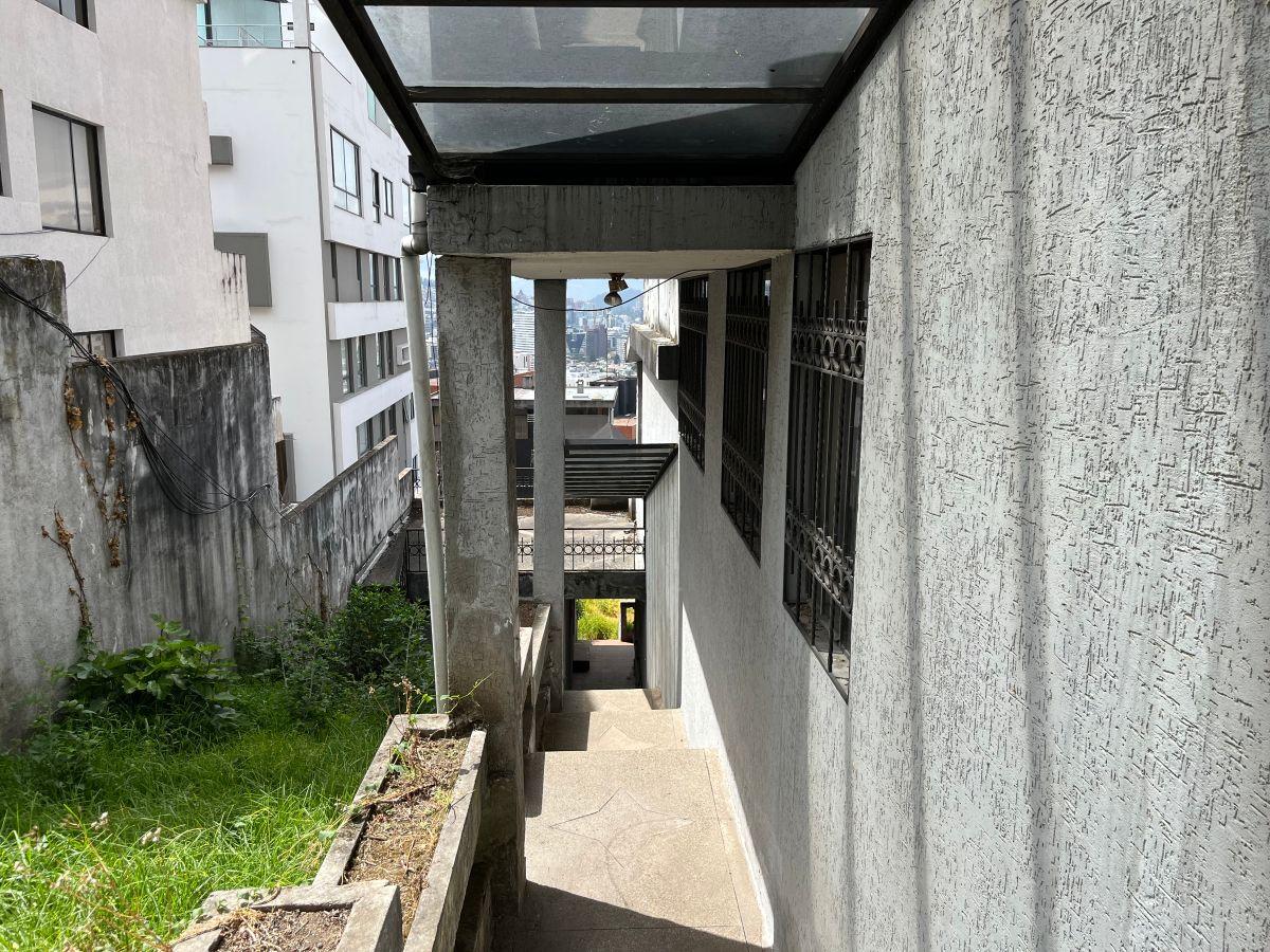 Quito Tenis Terreno de Venta Oportunidad Apto Para Constructores — imagen 7