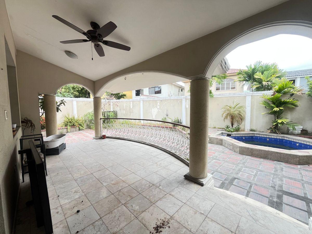 Vendo Casa Familiar 4 Dorm., Jacuzzi, Via Samborondom, Guayas — imagen 8