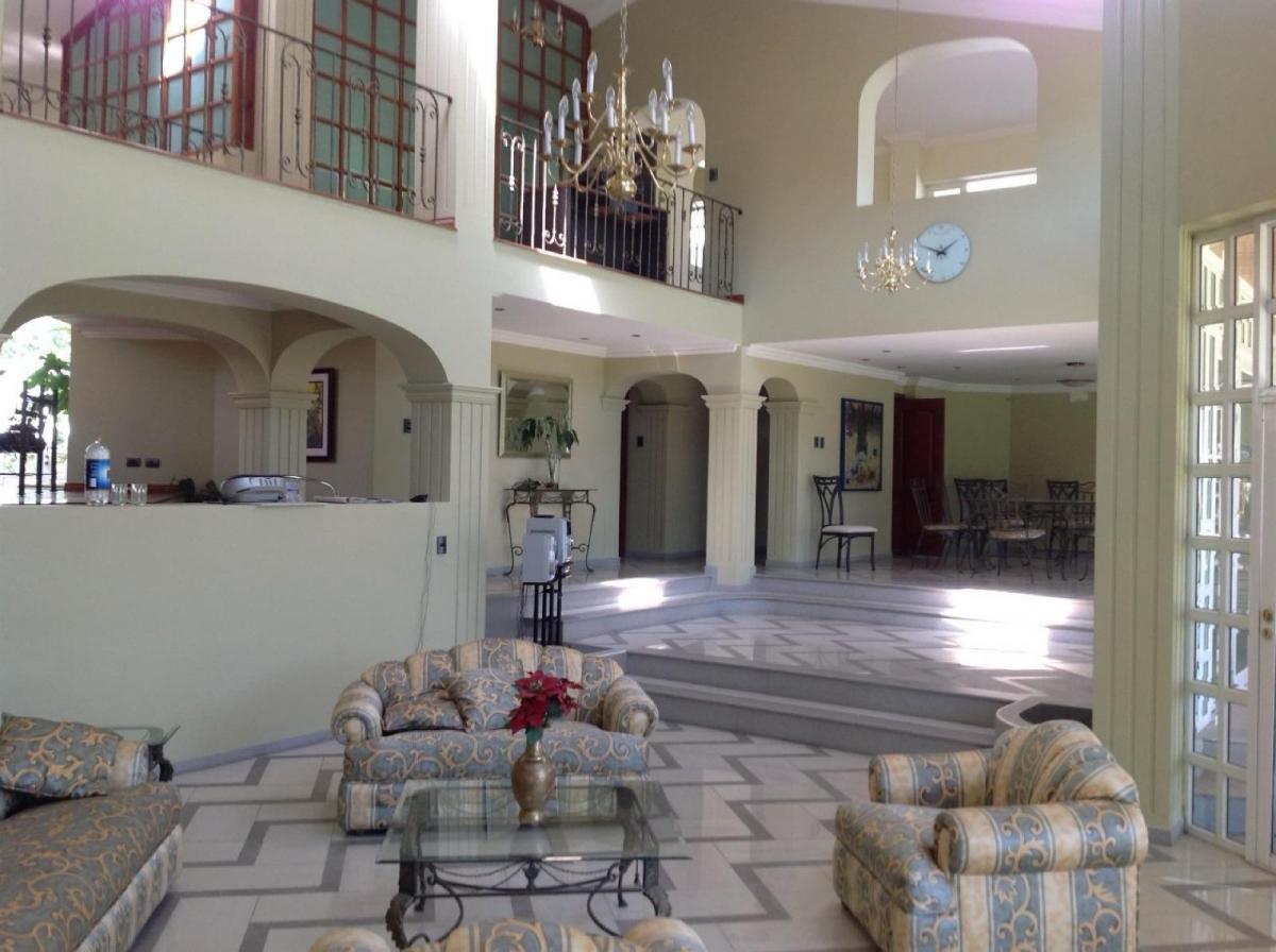 Quito Norte, Lujosa Residencia en Venta, Vista Sensacional — imagen 5