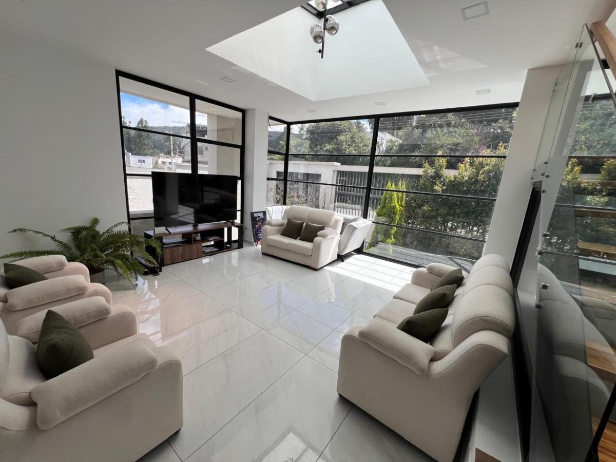 Casa en Venta Sector Conocoto Urbanizacion Ex Lasallanos Valle de Los Chillos — imagen 10