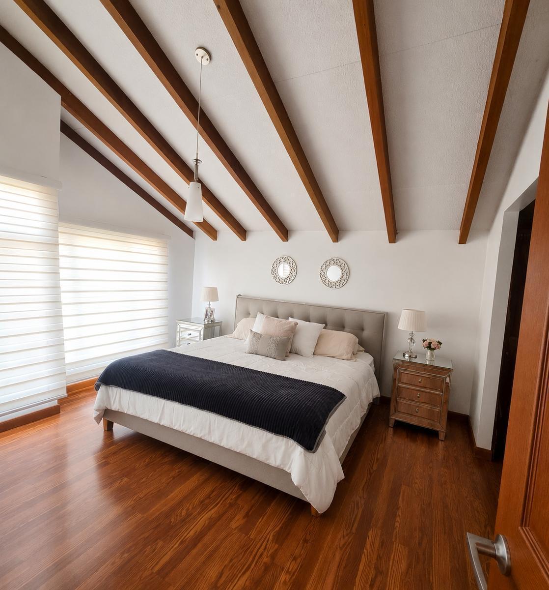 Casa en Venta · La Primavera Cumbayá · 228 m² · 4 Dorm. - 3 Baños - 2 Parq. - Jardín Bbq · — imagen 5