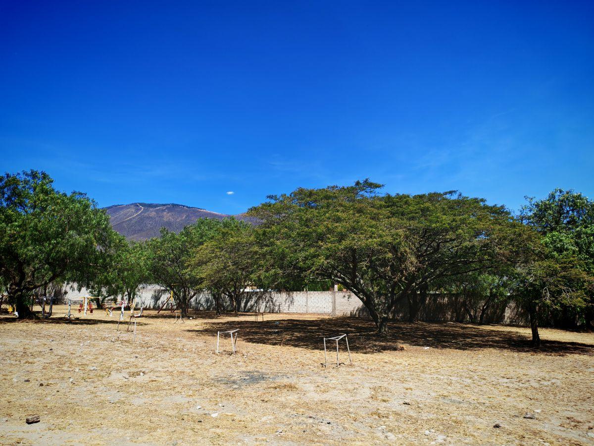 Oportunidad, $160.000 Terreno de 1970 m² en Venta en San Antonio. en Av Principal, 50 m Frente — imagen 3