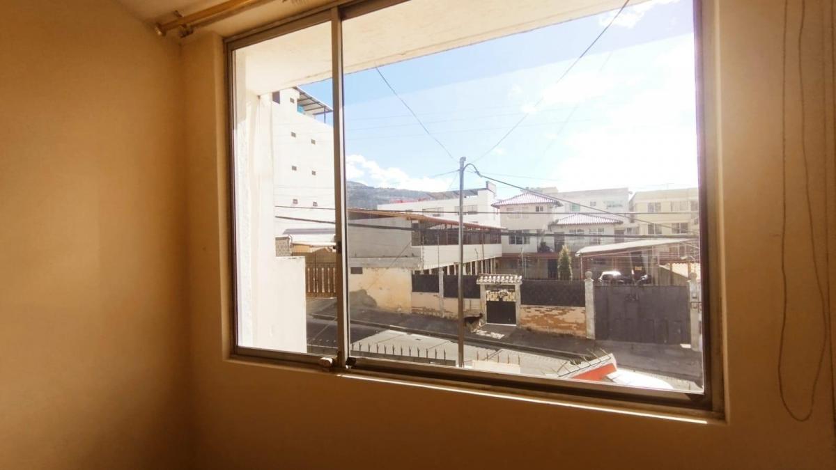 Casa en Venta Independiente,3 Dorm., Suite y Parqueadero — imagen 3