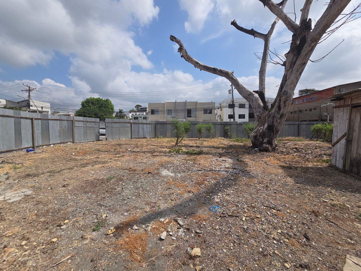 Santa Cecilia Terreno Multifamiliar Compactado, Esquinero con Tres Frentes, Ideal Para Condominio, Guayas — imagen 7