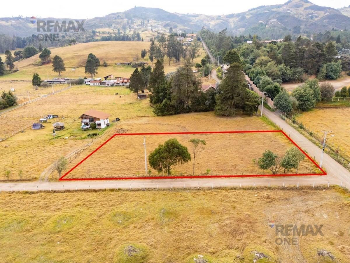 En Venta Terreno Plano en Cumbe, Azuay — imagen 3