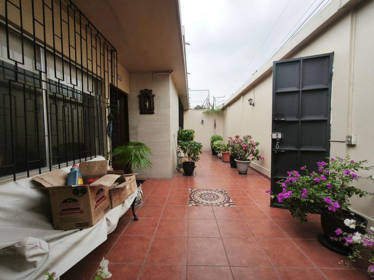 Casa de Una Planta en Venta en Urdesa Central con 600 m² de Área atrás del Nuevo Súpermaxi, Guayas — imagen 10