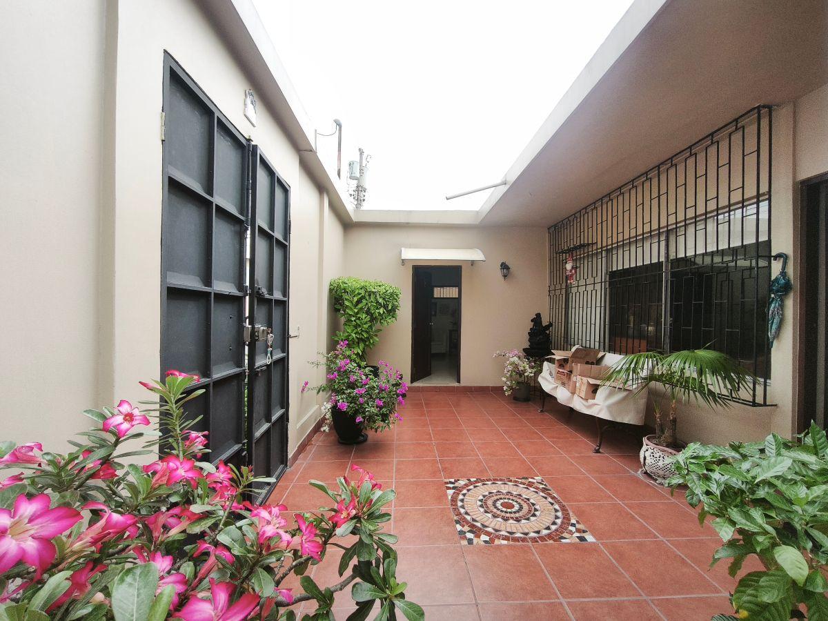 Casa de Una Planta en Venta en Urdesa Central con 600 m² de Área atrás del Nuevo Súpermaxi, Guayas — imagen 7