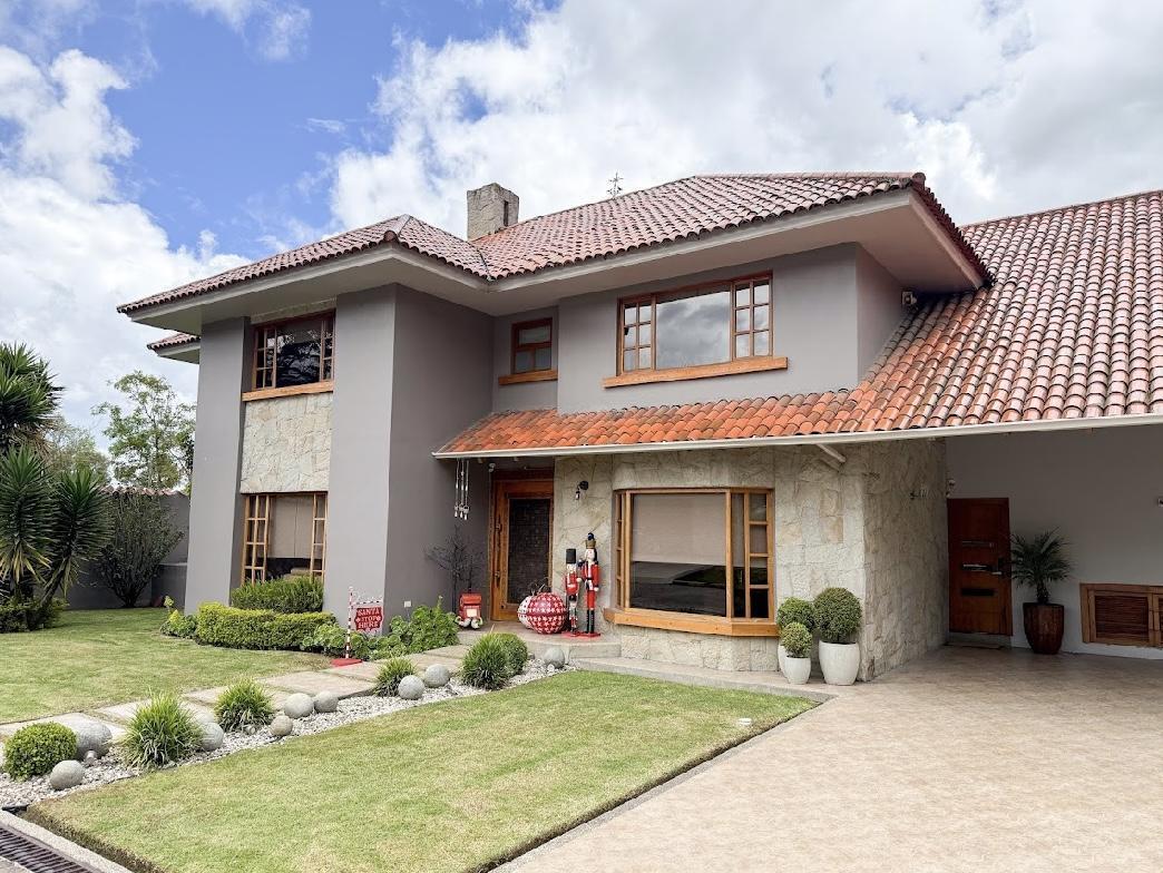 Casa de Lujo con Area Verde en San Joaquin, Azuay — imagen 10