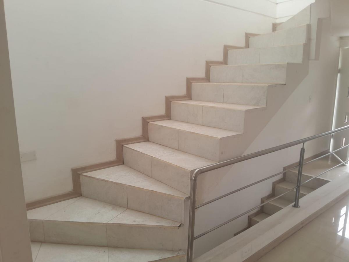 Casa Familiar Amplia y Muy Luninosa en Venta a Estrenar en Llano Chico Quito en Conjunto de 6 Casas — imagen 6