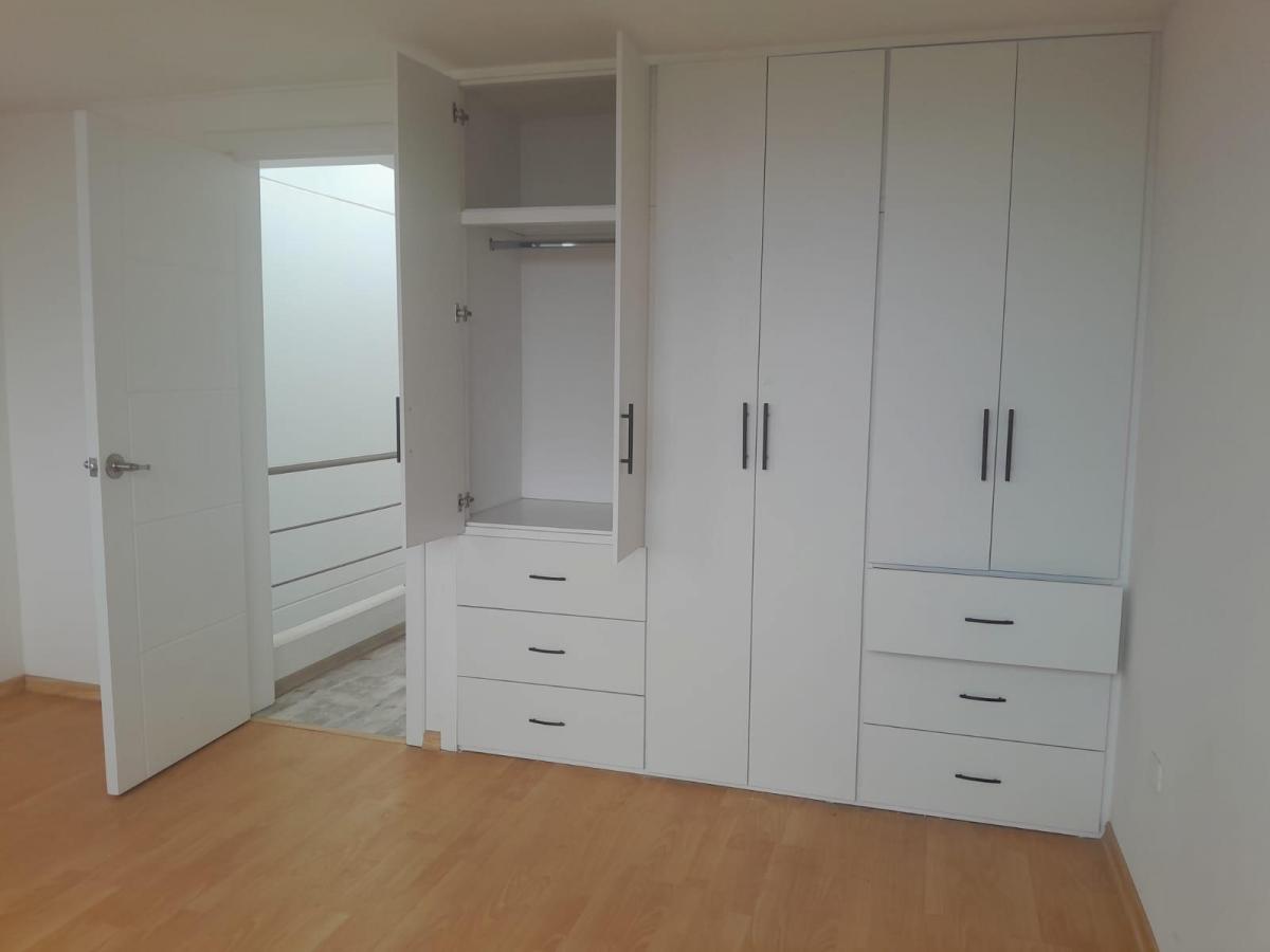 Casa Familiar Amplia y Muy Luninosa en Venta a Estrenar en Llano Chico Quito en Conjunto de 6 Casas — imagen 3