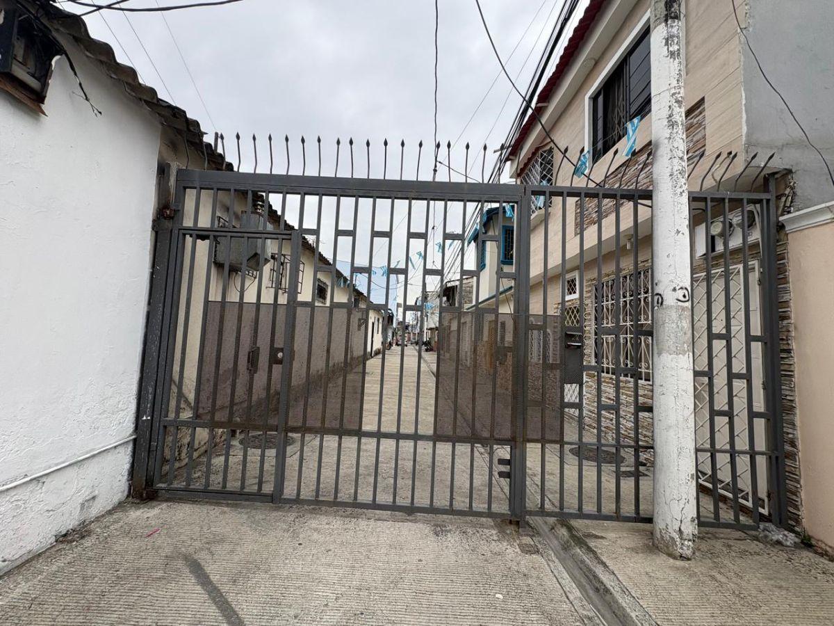 Av Francisco de Orellana. Vendo Terreno Medianero, Sector Cerrado, Pocas Familias, Guayas — imagen 3
