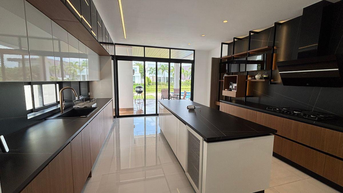Moderna Casa Junto Al Lago en Venta | Blue Bay – Isla Mocolí, Guayas — imagen 10