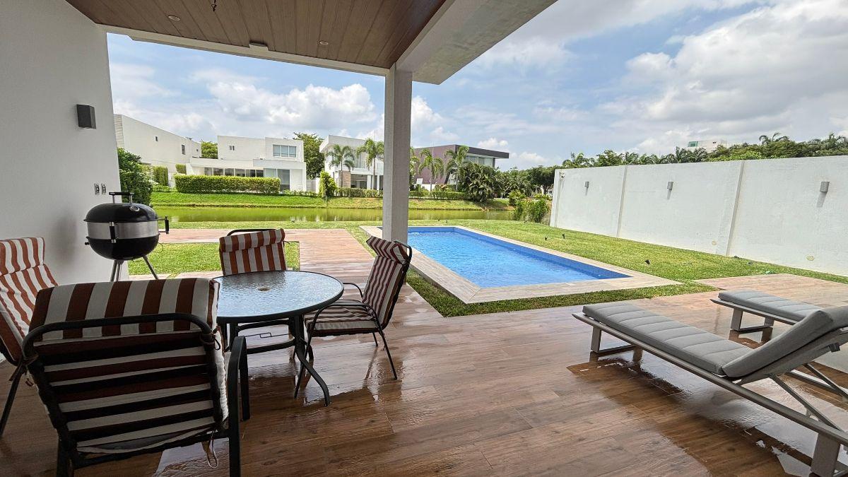 Moderna Casa Junto Al Lago en Venta | Blue Bay – Isla Mocolí, Guayas — imagen 3