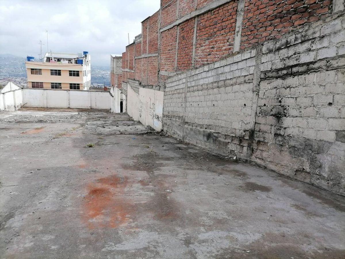 Terreno de 980 m² en Venta en Letamendi Al Sur de Ambato, Tungurahua — imagen 3