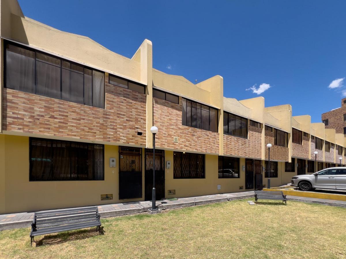 Vendo Casa de Oportunidad Valle de Los Chillos en La Av Ilalo — imagen 10