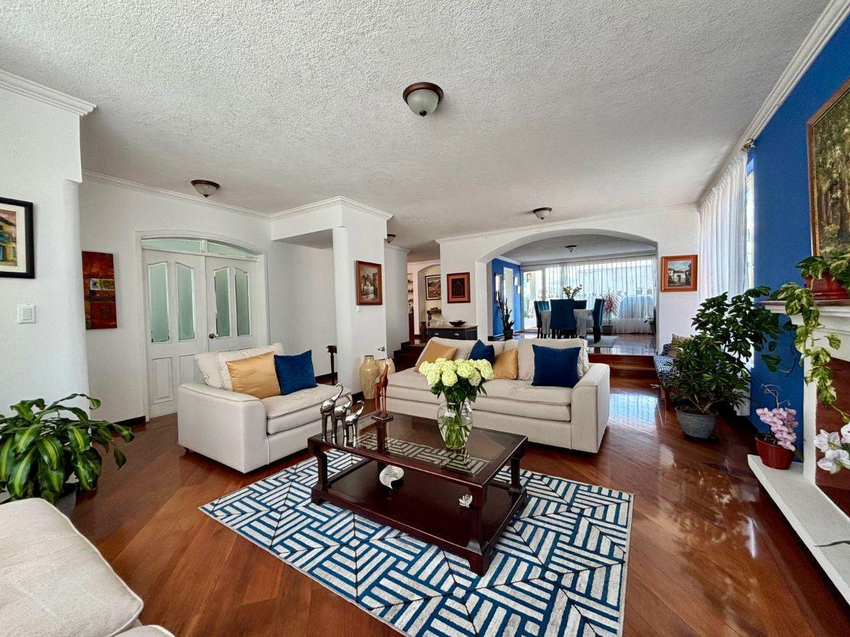 En Venta – Casa + Departamento en Amagasí del Inca — imagen 8