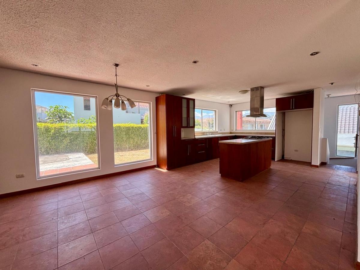 Casa en Cumbayá — imagen 6