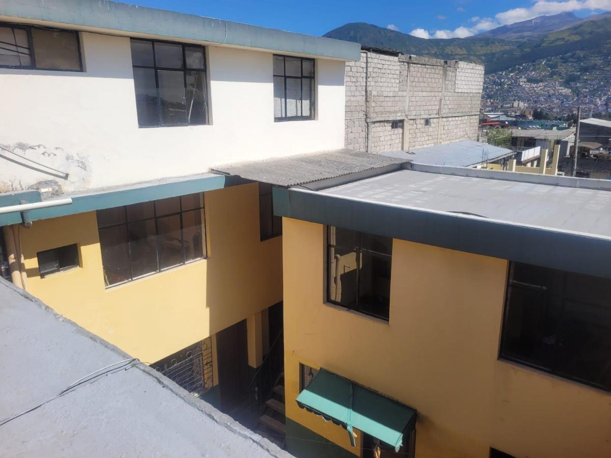 Vendo Casa con 5 Departamentos Sur de Quito El Camal — imagen 7