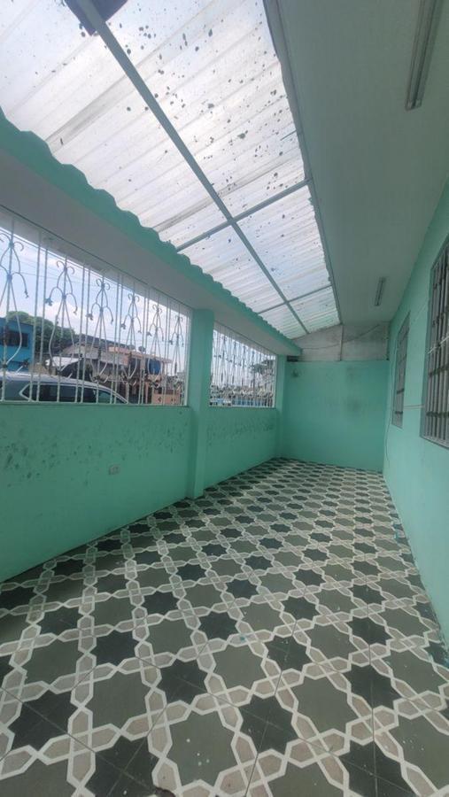 Linda Casa en Venta Calle Venezuela y La 20 Ava. Oportunidad. Amplio Garaje. Guayas — imagen 10