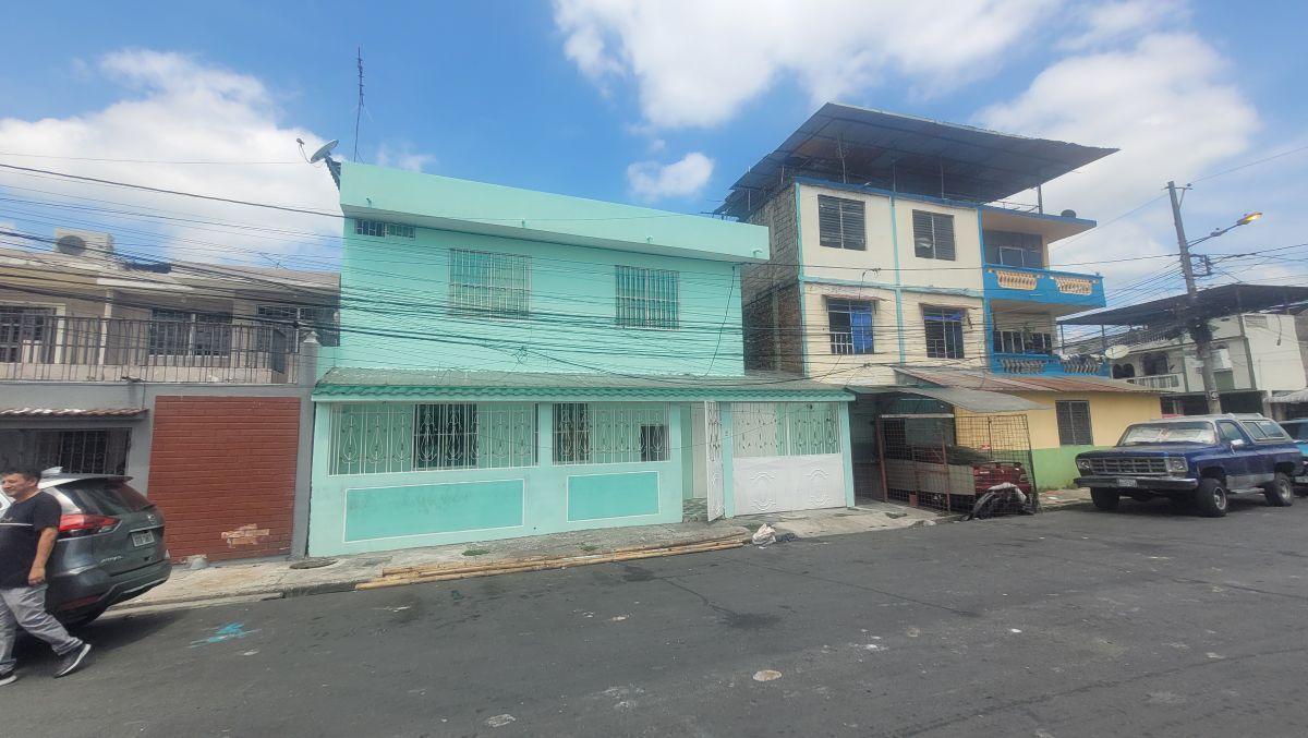 Linda Casa en Venta Calle Venezuela y La 20 Ava. Oportunidad. Amplio Garaje. Guayas — imagen 8