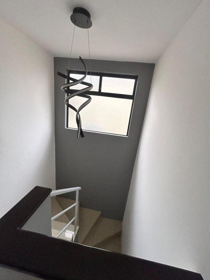 Linda Casa en Venta en La Cristalina de Ciudad Celeste. Guayas — imagen 3